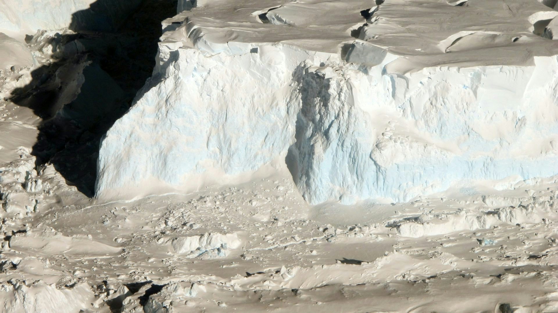 What is Actually Happening to Antarctica’s ‘Doomsday Glacier?’ — A New Study Offers An Entirely New Perspective