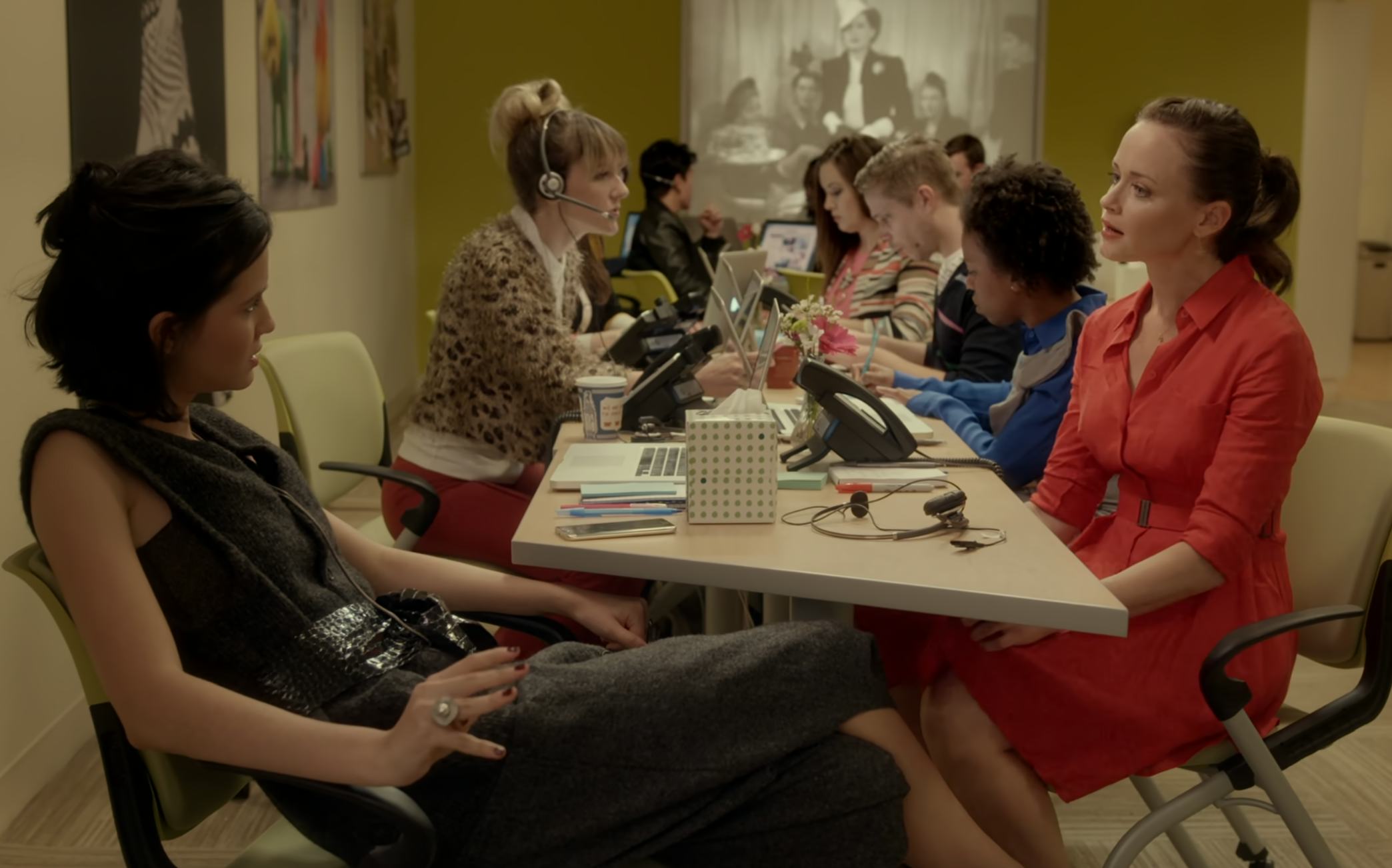 Rory and Sandee on Gilmore Girls. Screenshot via Netflix