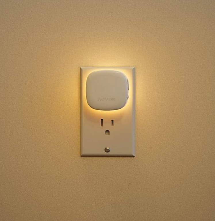 AUVON Plug-in LED Backlit Night-Light