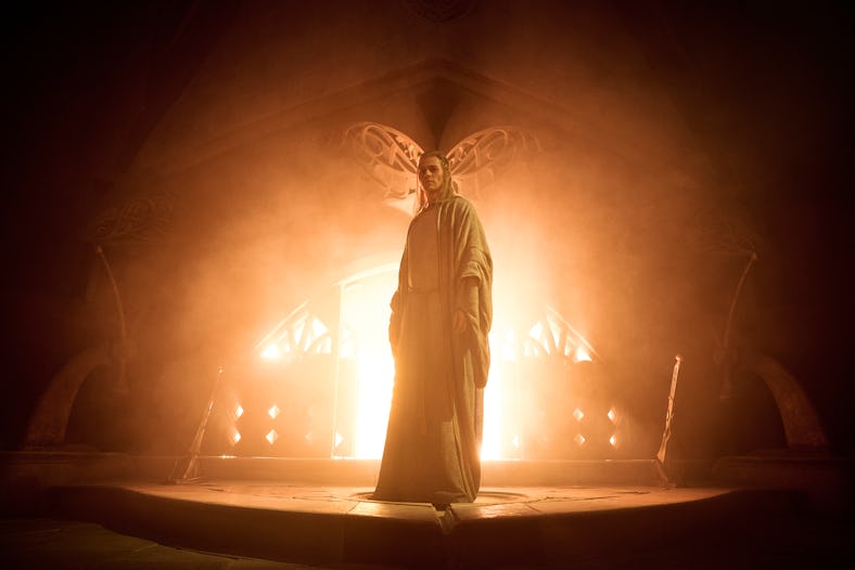 Inverse spoke with the producers and stars of 'Rings of Power' Season 2 on the forging of the rings,...