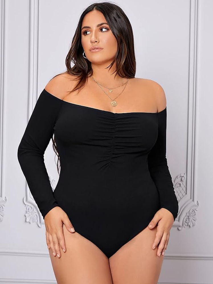 WDIRARA Ruched Bodysuit 