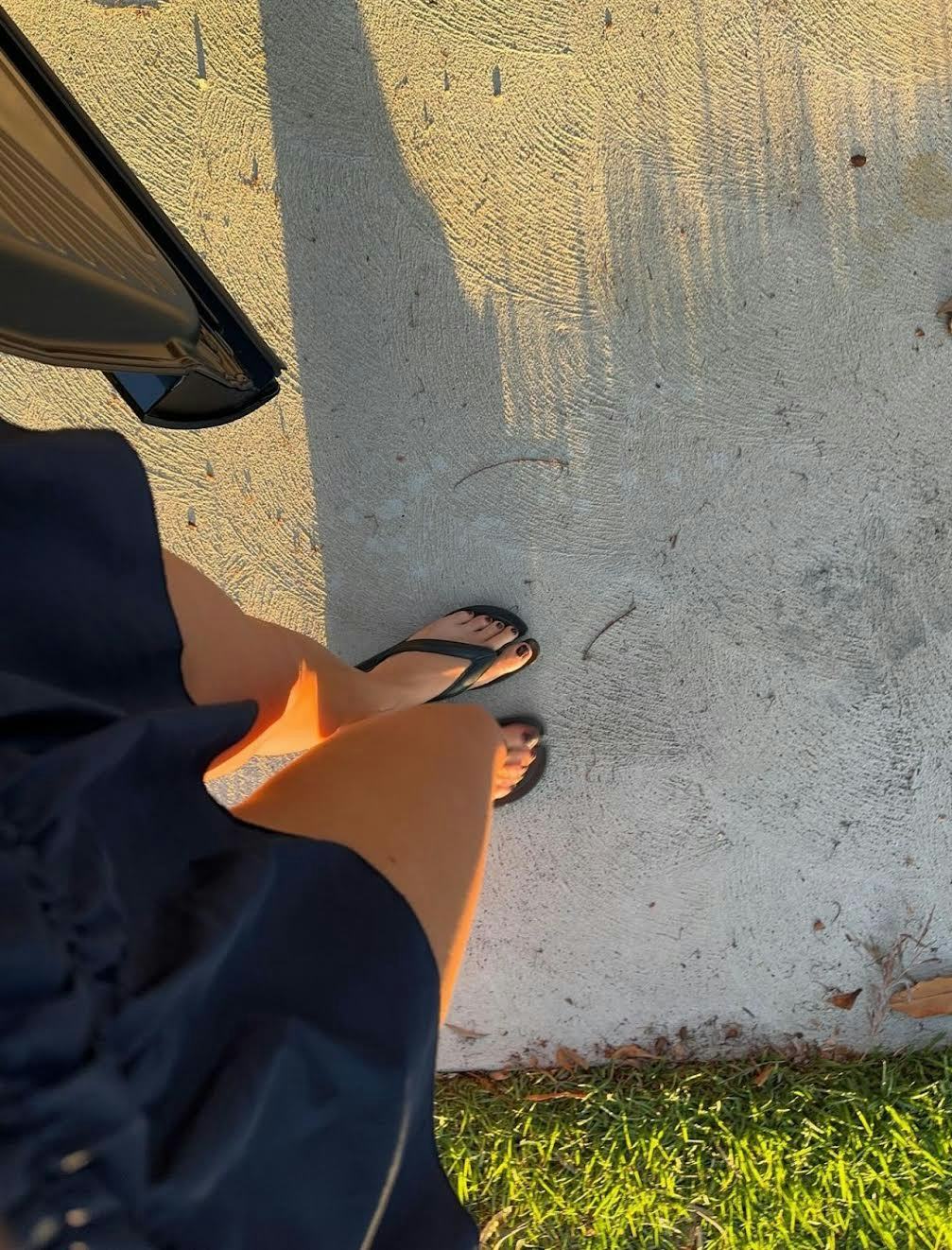 Kylie Jenner rocked a &ldquo;black cherry&rdquo; pedicure.