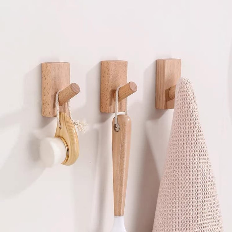 HomeDo Adhesive Wall Hooks (4-Pack)