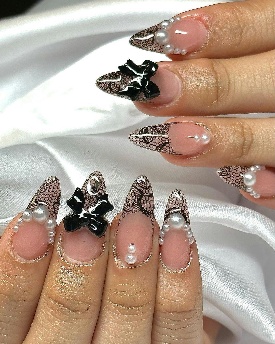 Blair Waldorf would love black lace nails.