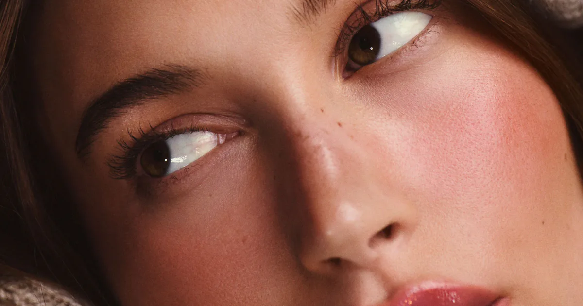 “Blonzer” Is About To Be Fall 2024’s Biggest Makeup Trend “Blonzer” Is About To Be Fall 2024’s Biggest Makeup Trend