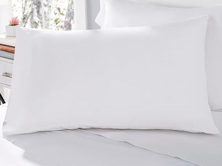 Silvon Anti-Acne Silver-Infused Pillowcase