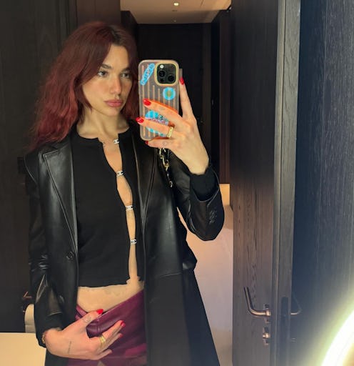 Dua Lipa's most-worn eye makeup is *so* Y2K-coded (and surprisingly easy-to-recreate, too).