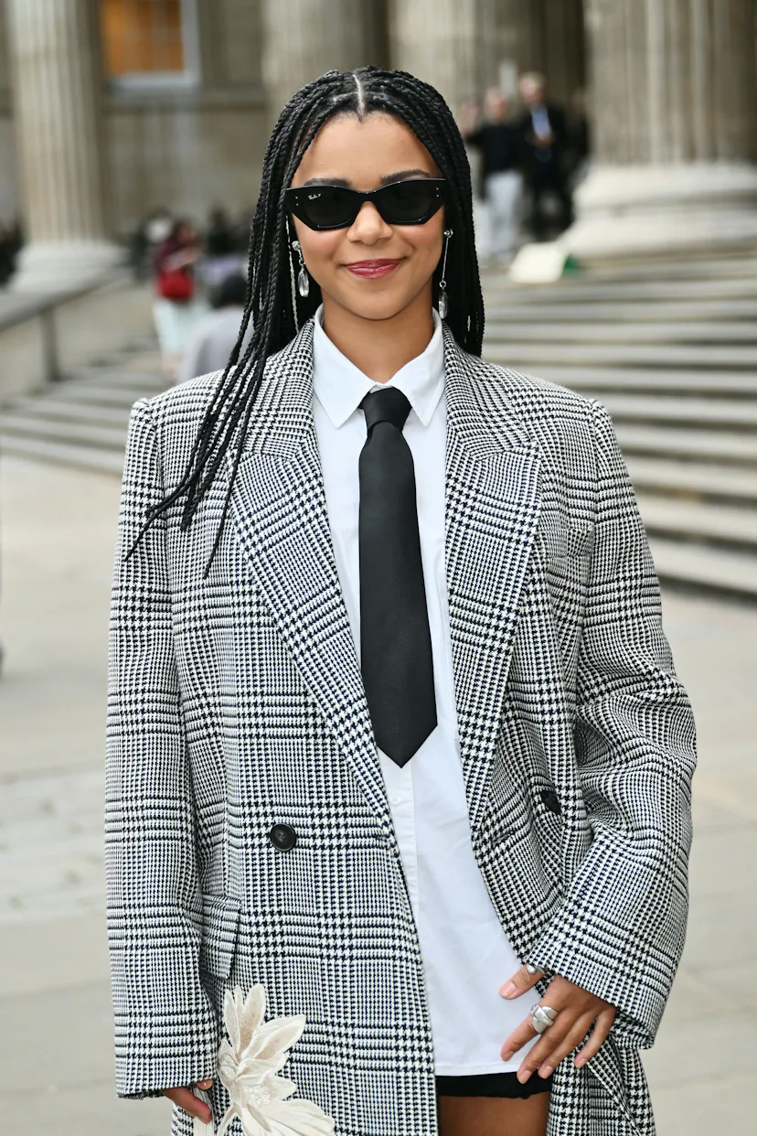 london fashion week spring/summer 2025 beauty street style