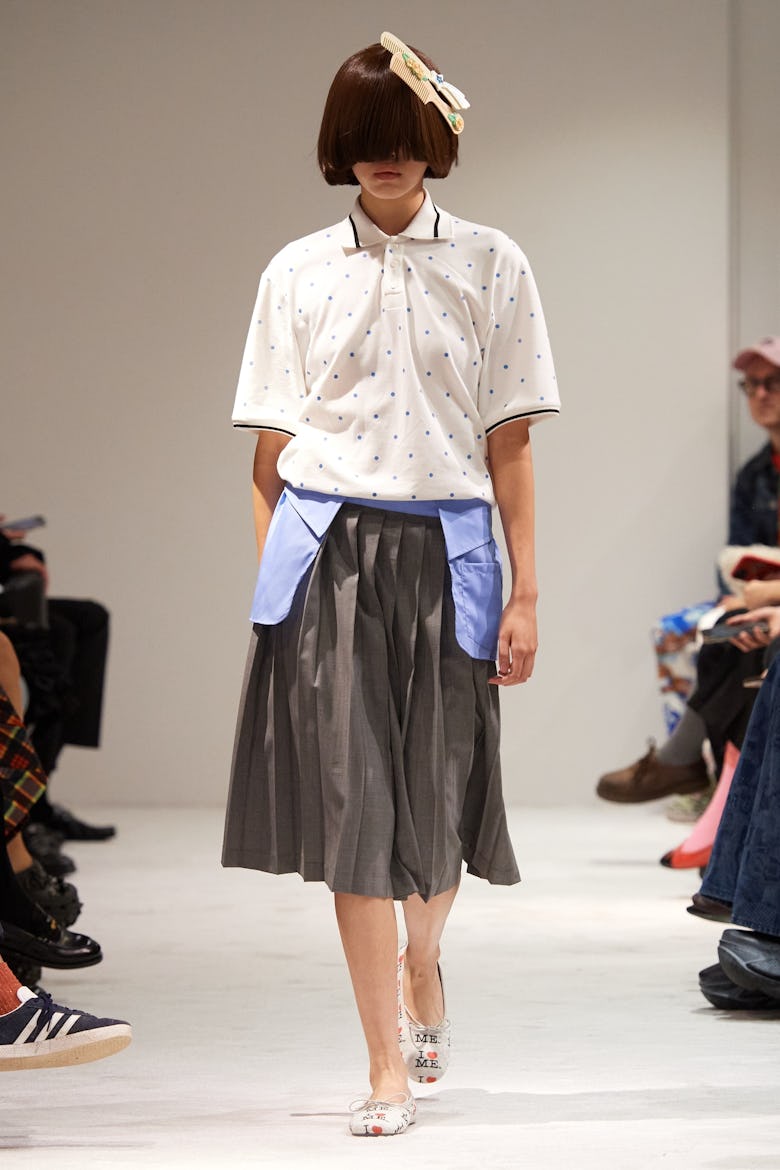 образ из весенней коллекции ashley williams 2025, показанной на лондонской неделе моды