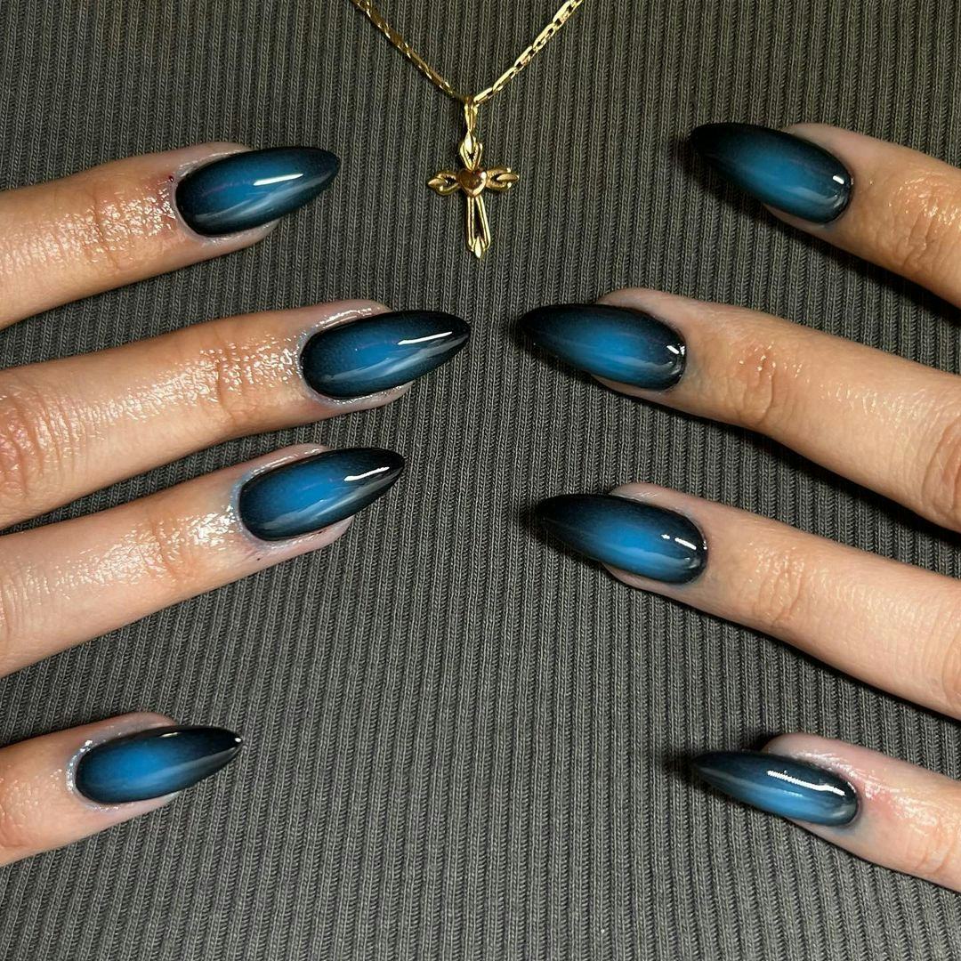 Sagittarius would wear cobalt blue aura nails.