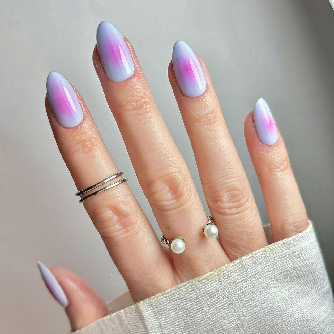 Pisces would wear lavender and pink aura nails.