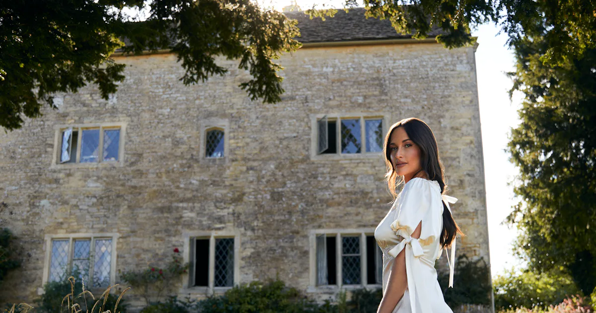 kacey musgraves stella silk dress Kacey Musgraves White Reformation Dress
