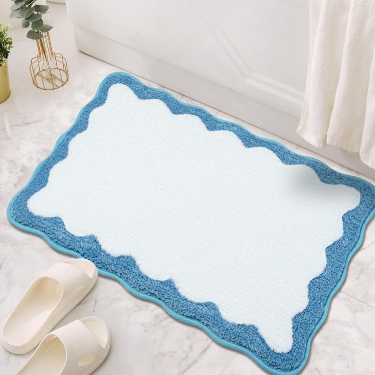 KOEXM Scalloped Bath Rug