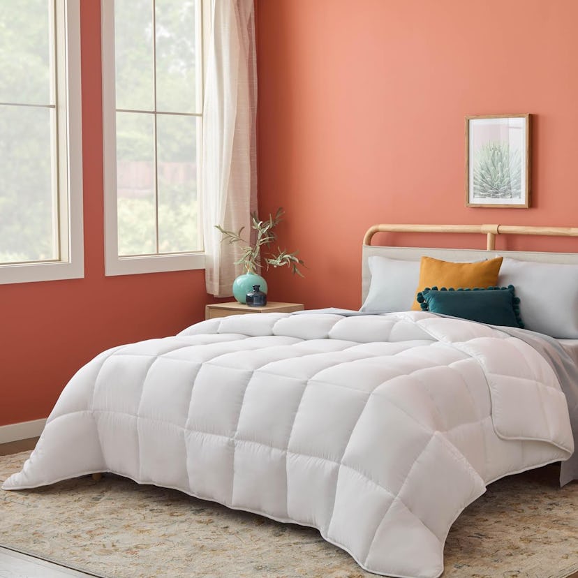 LINENSPA All Season Down Alternative Comforter