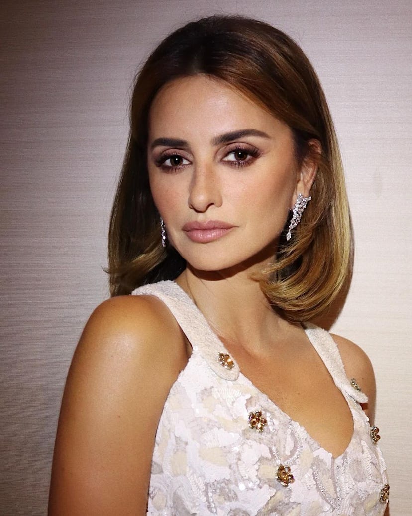 Penelope Cruz collarbone length hair