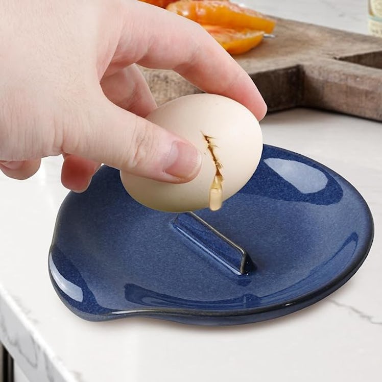 FFQ Egg Cracker & Spoon Holder