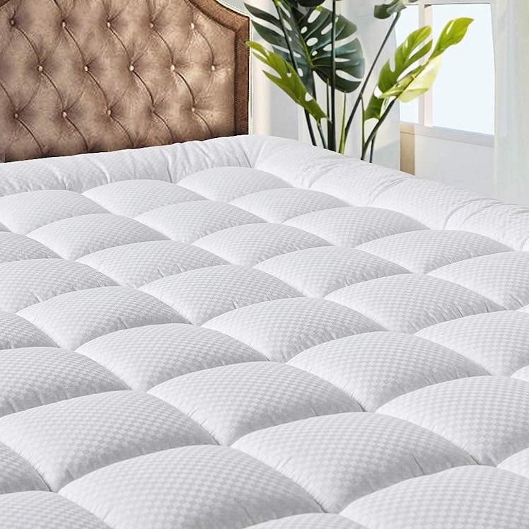 MATBEBY Quilted Cooling Mattress Pad 