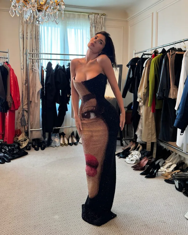 balmain black dress kylie jenner Kylie Jenner Wears Balmain Like A Pro At Olivier Rousteing's Birthday Party PHOTOS