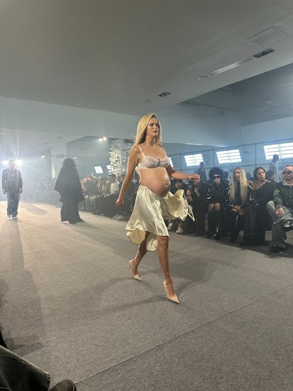 img_4724 アイス スパイスと有名なバーガー: Victoria Justice の Vetements の写真日記をご覧ください