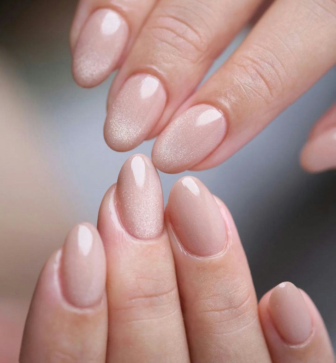 Libra signs would wear neutral cat-eye nails.