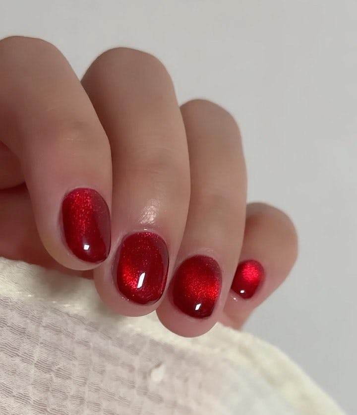 Aries signs would wear red cat-eye nails.