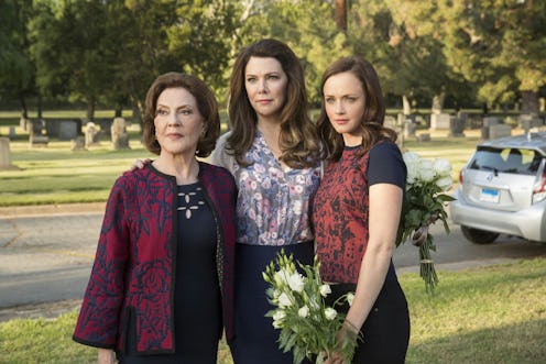 Kelly Bishop, Lauren Graham, and Alexis Bledel in 'Gilmore Girls'