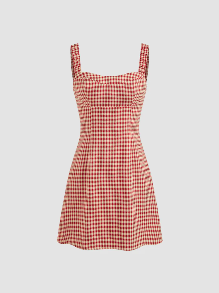 red gingham dress taylor swift Shop Taylor Swift's Reformation red gingham dress, now on sale!