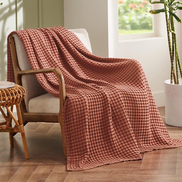 Bedsure Waffle-Weave Blanket