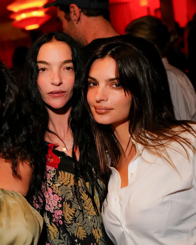 Mariacarla Boscono ve Emily Ratajkowski