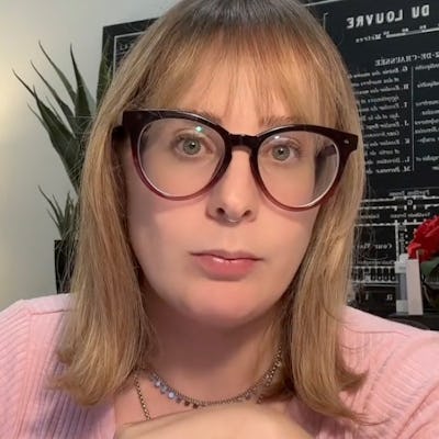 Mom Keeps It Real, Says Raising Dogs & Kids Are *Not* The Same