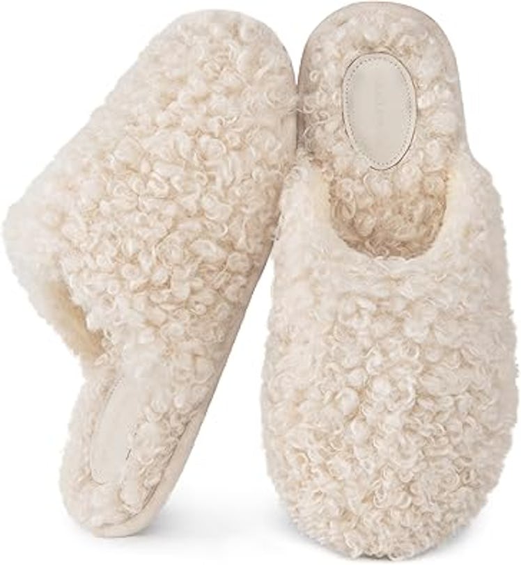 Snug Leaves Slippers