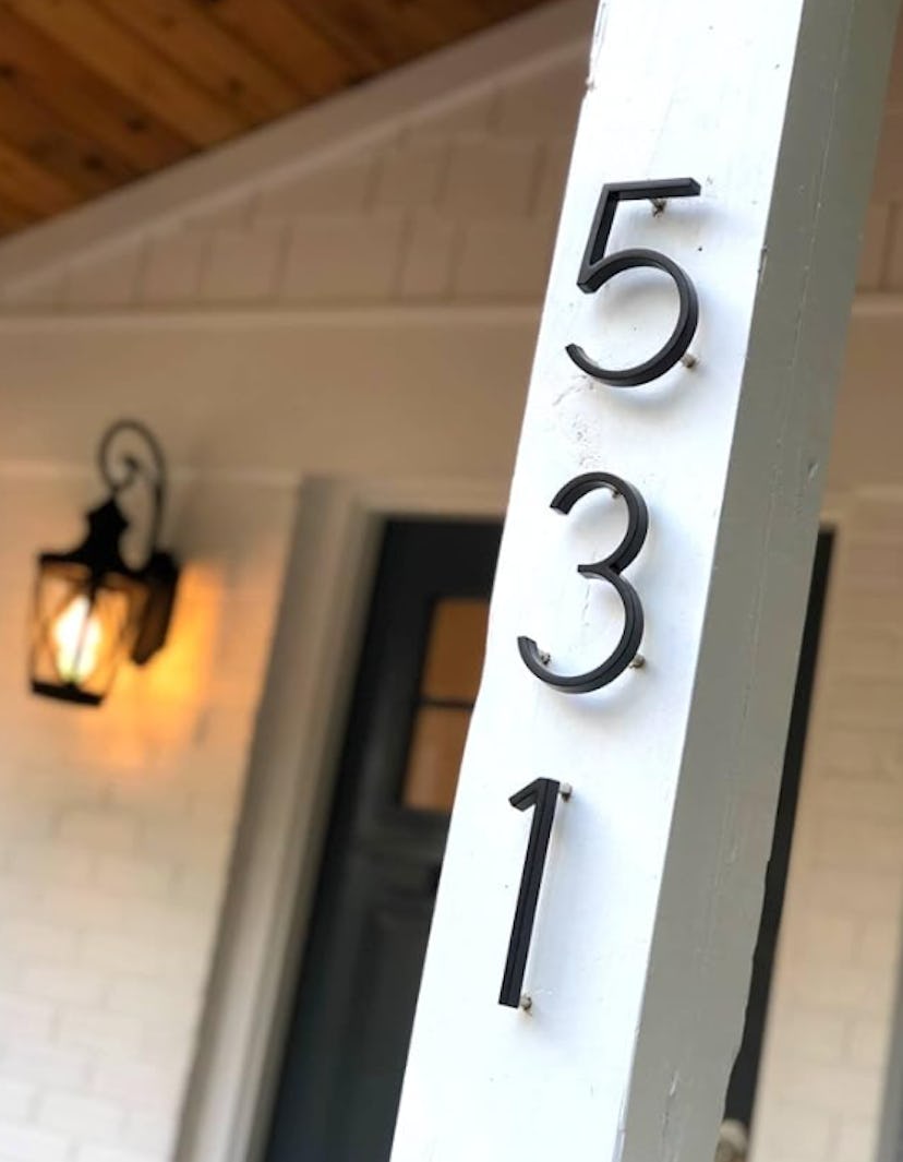 Reavor Floating House Numbers