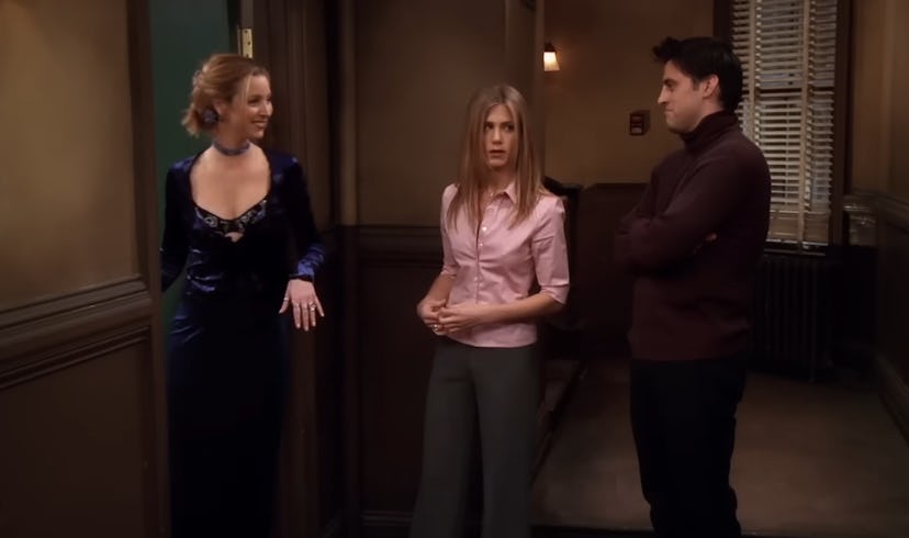 Lisa Kudrow, Jennifer Aniston, and Matt LeBlanc as Phoebe, Rachel, and Joey in Friends.