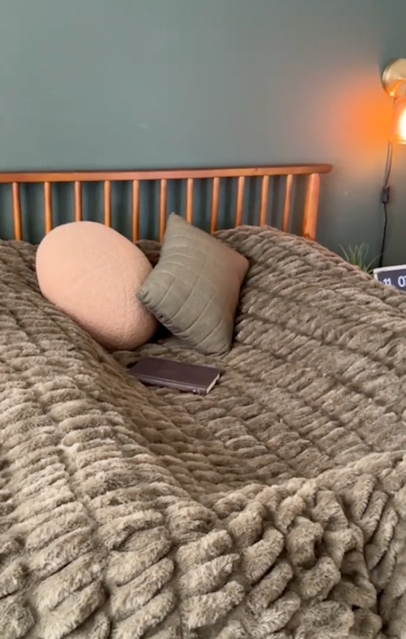 How to make a bed nest.