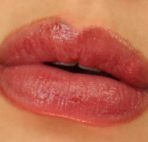 Here's an honest review of Hourglass' newest Phantom Volumizing Glossy Lip Balm in the shade Red 0.