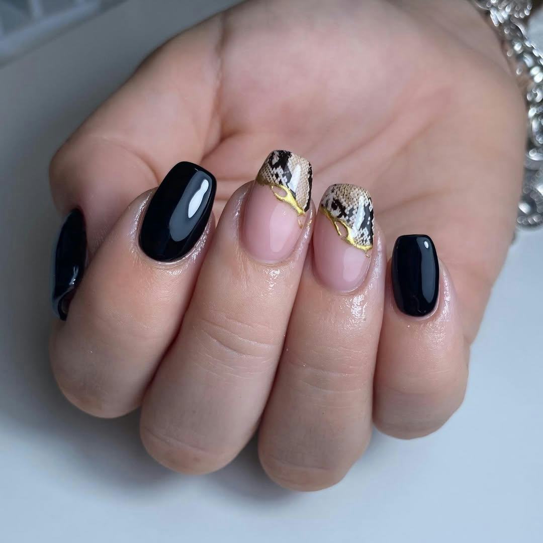 Bold Snake-Inspired Black Nails