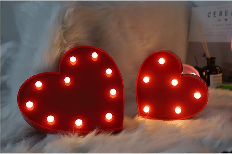 MUMUXI LED Heart-Shaped Light-Up Sign