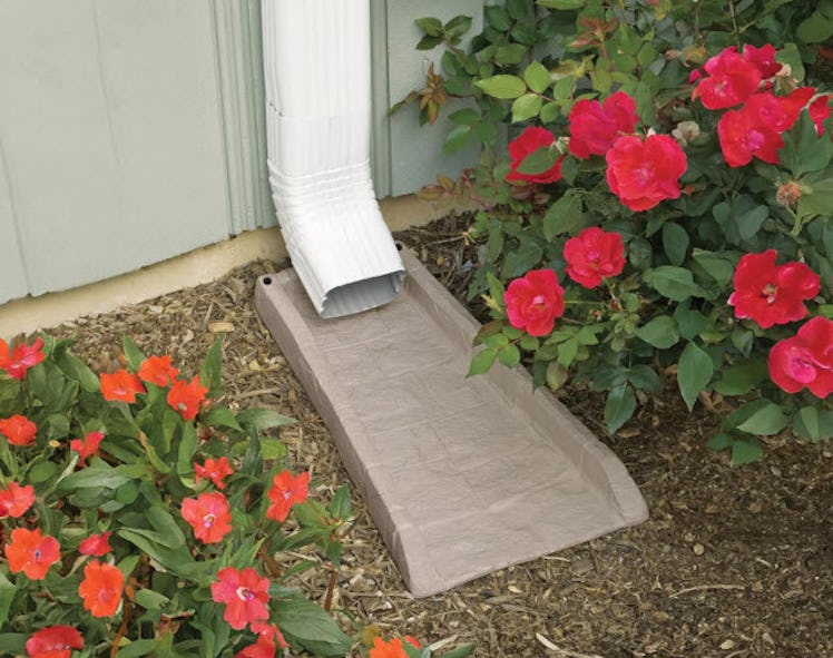 Suncast Easy Assembly Outdoor Rain Gutter Downspout