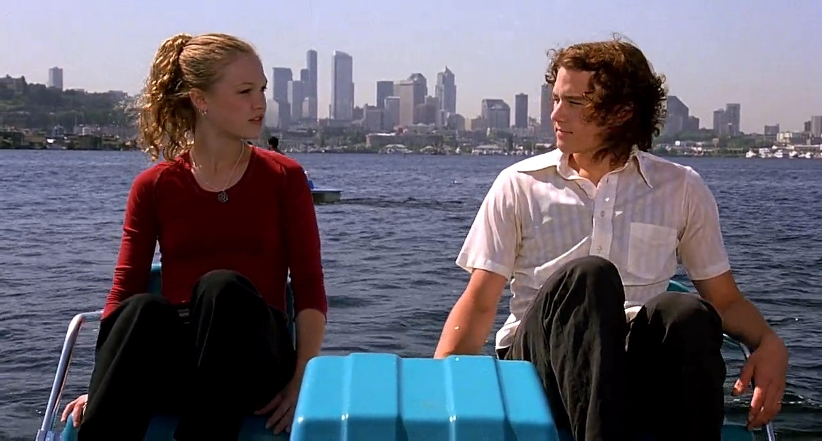 Julia Stiles and Heath Ledger in &lsquo;10 Things I Hate About You&rsquo;