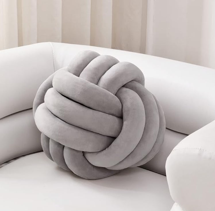 Sioloc Soft Knot Ball Pillow