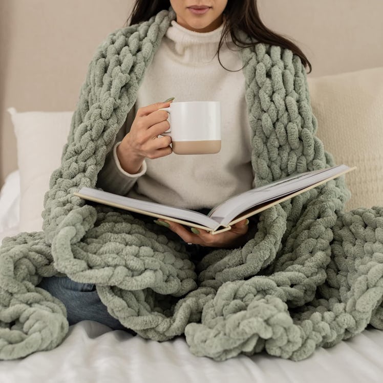 SAMIAH LUXE Chunky Knit Blanket