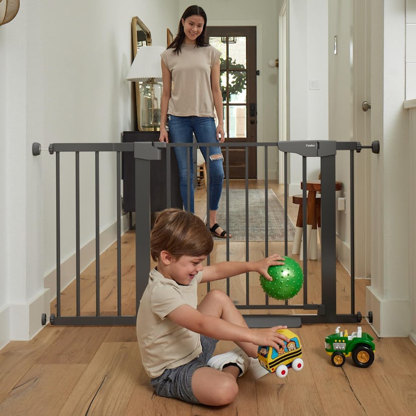 Cumbor 29.7-46" Baby Gate for Stairs