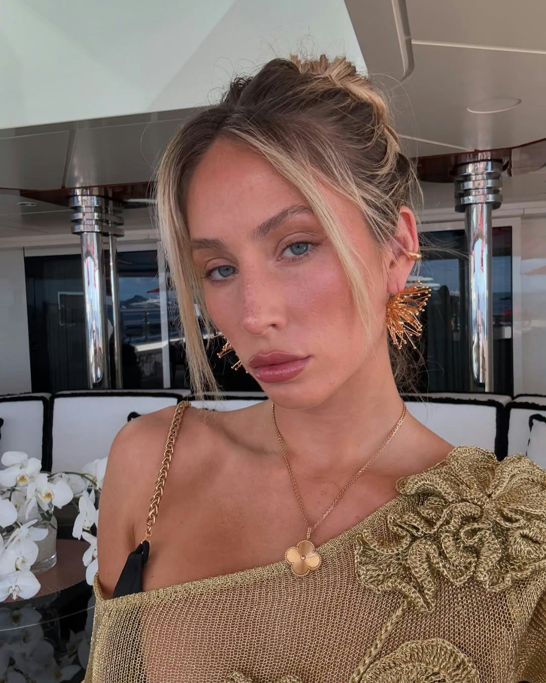 the return of the messy bun