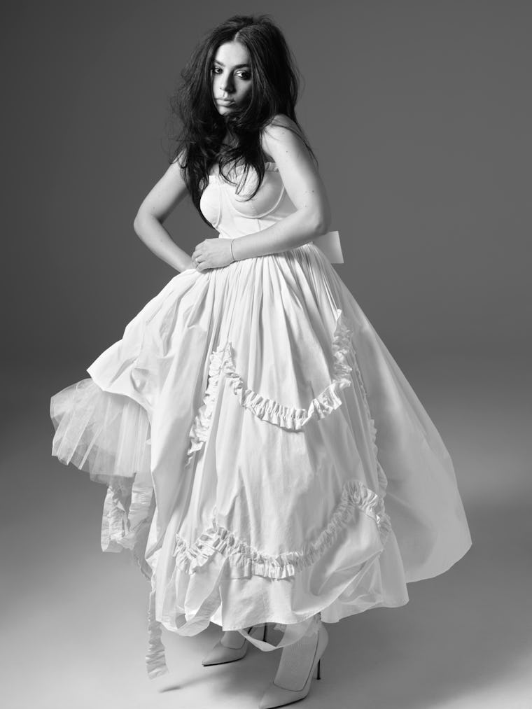 w-magazine_charli-xcx_08.jpg?w=760&h=101