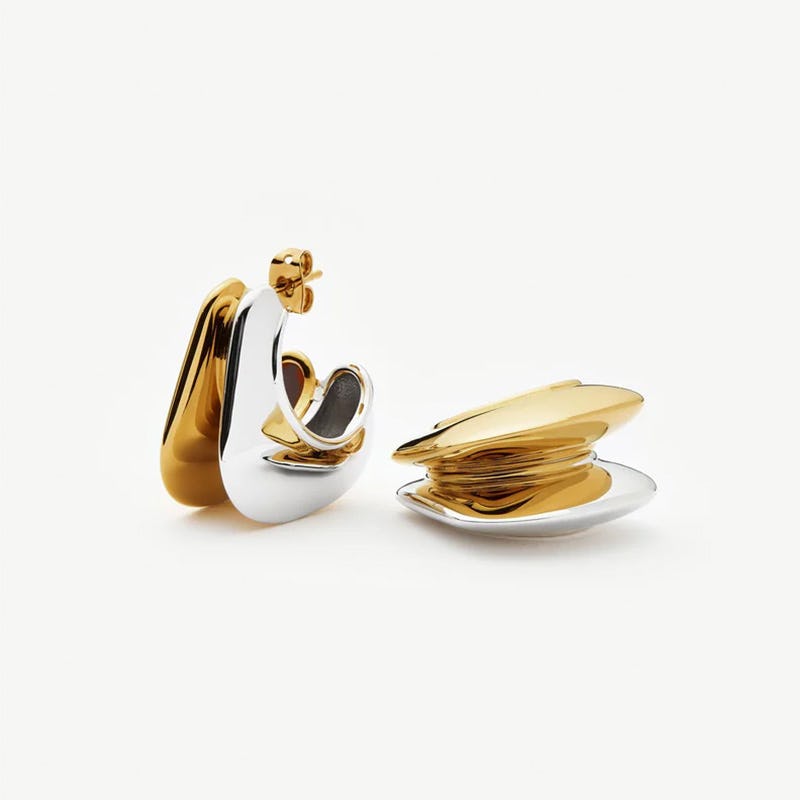 Hera Dome Double Ridge Medium Hoop Earrings