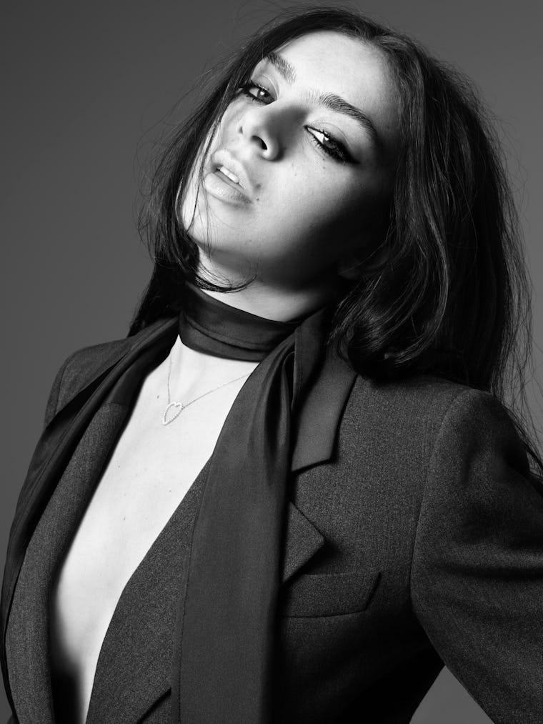w-magazine_charli-xcx_10.jpg?w=760&h=101