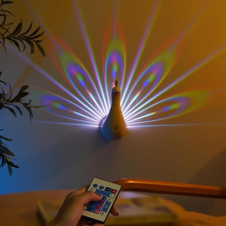 ZOUBAOQ Peacock Projection Light