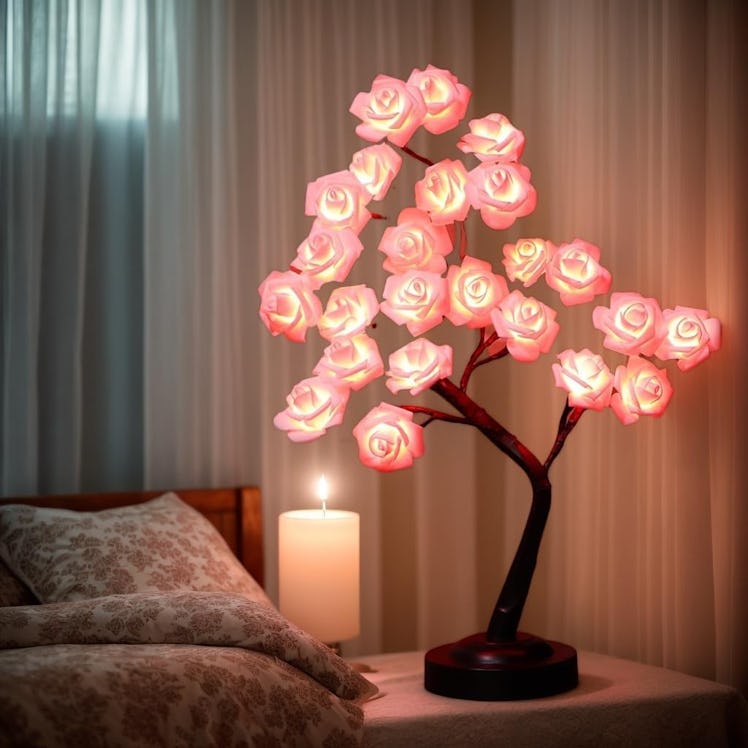 Fanshunlite Lighted Rose Tree