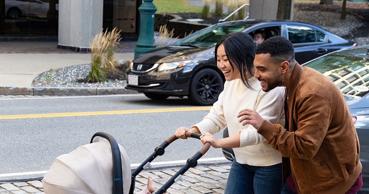 This New 3-in-1 Travel System Has Some Seriously Smart Features For Parents & Baby