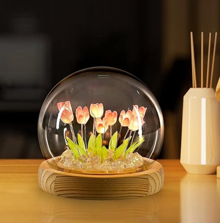 ONXE Light Up Tulips Lamp 